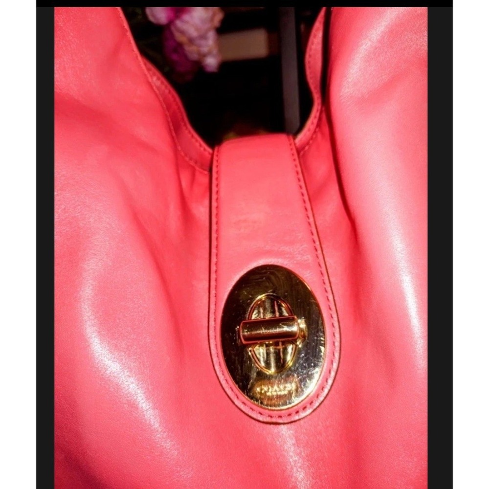 Coach Pink Leather Hobo Shoulder Bag Turn Lock Gold Tone Horse Carriage Tag - Picture 3 of 8